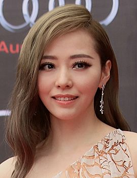 张靓颖出席2015QQ音乐年度盛典