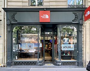 115 Boulevard Saint-Germain, Paris (01).jpg