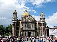 2011-08-26 Basílica Gpe. (3)