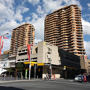 6 APARTMENTS AND COMMERCIAL ARE IN BONDI JUNCTION