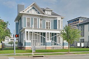 Arthur B. Cohn House (HDR)