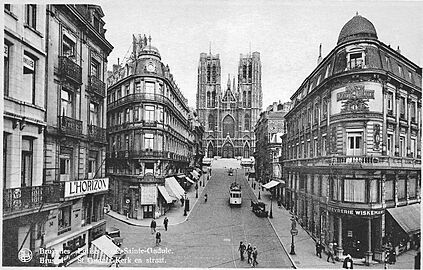 Briefkaart Sint Gudulakerk en straat in Brussel