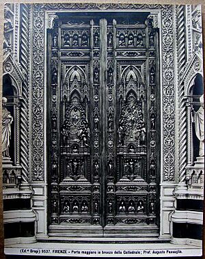 Brogi, Carlo (1850-1925) - n. 9537 - Firenze - Porta maggiore della Cattedrale, prof. Augusto Passaglia