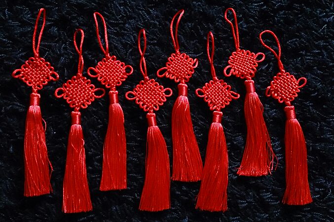 Eight chinese knots