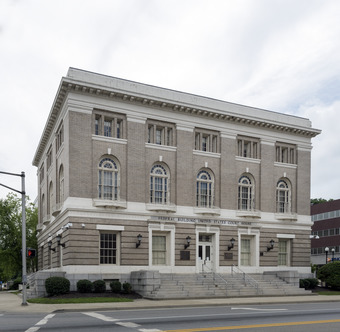 Federal Building and U.S. Courthouse and Annex, London, Kentucky LCCN2015646753.tif