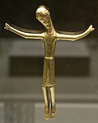 Figurina di crocifisso in lega di rame, da baltinglass, co. di wicklow, xii secolo