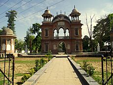 Guides Memorial, Mardan - panoramio (8)