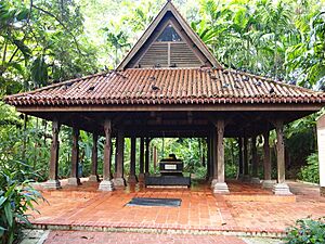 Keramat Iskandar Syah, Fort Canning Park, Singapore - 20110924
