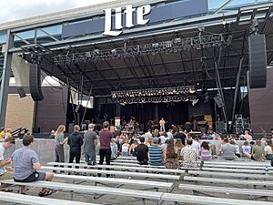 Miller Lite Oasis during "joan" concert, 2021.jpg