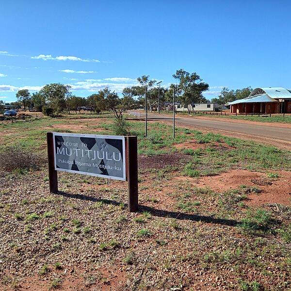 Mutitjulu entrance sign