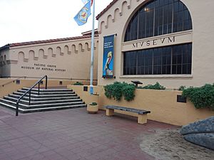 Pacific Grove Museum of Natural History, January 2016.jpg