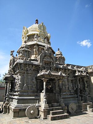 Profile view, Amrithakadeswarar temple Melakadambur