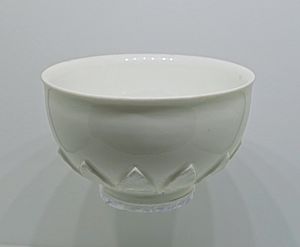 Tea bowl, Meissen Factory, Germany, c. 1730, hard-paste porcelain - Montreal Museum of Fine Arts - Montreal, Canada - DSC09242