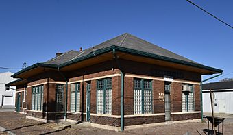 The Chicago, Burlington, and Quincy Railroad Depot.jpg