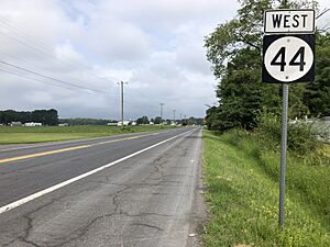 2022-07-16 10 19 41 View west along Delaware State Route 44 (Main Street) at Delaware State Route 11 (Arthursville Road) in Hartly, Kent County, Delaware