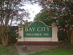 Entrance sign to Bay City