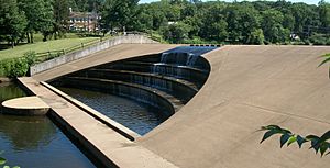 Cascading dam holds in Watchung Lake