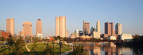 Columbus-ohio-skyline-panorama