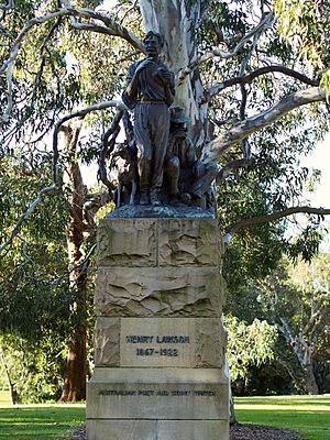 Henry Lawson Monument Sydney
