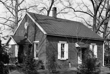 Historic American Buildings Survey Nathaniel R. Ewan, Photographer March 23, 1936 EXTERIOR - SOUTHEAST ELEVATION - Friends School, Main Street, Rancocas, Burlington County, NJ HABS NJ,3-RANC,3-1
