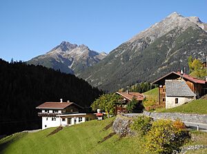 Kaisers - Ort mit Biberkopf und Ellbognerspitze.JPG