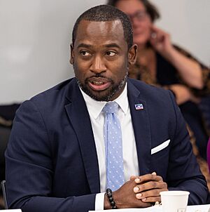 L-22-11-18-A-169 (52508228686) (cropped).jpg
