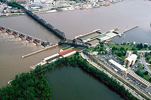 Mississippi River Lock and Dam number 15.jpg