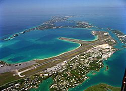 NAS Bermuda aerial view02 1993.JPEG