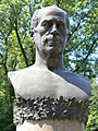 Nikolay-Haytov-monument-closeup