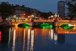 O'Connell Bridge, looking north