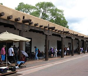 Palace of the Governors-Santa Fe - panoramio (cropped)