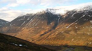 Parallel roads on Beinn Iaruinn - geograph.org.uk - 1704473