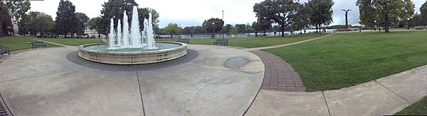 Riverside Park fountain