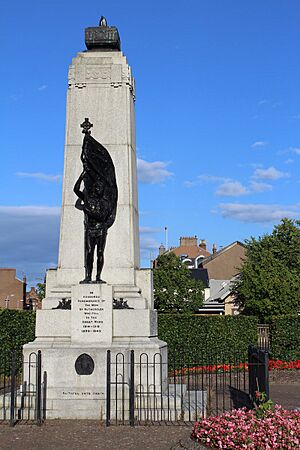 Rutherglen War Memorial (geograph 4121518)