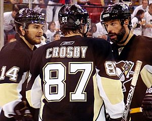 Sidney Crosby with Bill Guerin and Chris Kunitz 2009-06-06
