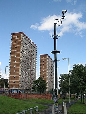 Tower block, Hilltown - geograph.org.uk - 1455654