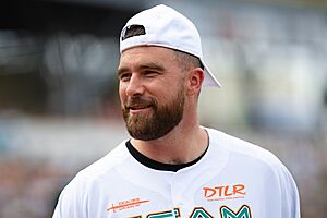 Travis Kelce (53790185007)