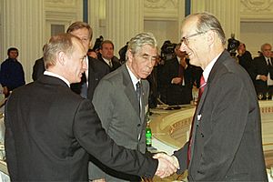 Vladimir Putin 1 November 2001-3.jpg