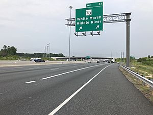 2019-06-05 13 41 40 View north along Interstate 95 (J.F.K. Memorial Highway) at Exit 67 (Maryland State Route 43, White Marsh, Middle River) in White Marsh, Baltimore County, Maryland