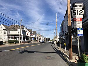 2022-09-29 16 28 10 View north along Pennsylvania State Route 512 (Pennsylvania Avenue) just north of Robinson Avenue in Pen Argyl, Northampton County, Pennsylvania