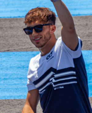 2022 French Grand Prix (52279065728) (midcrop).png