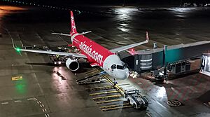 AirAsia Airbus A321neo 9M-VAB Perth 2024 (01)