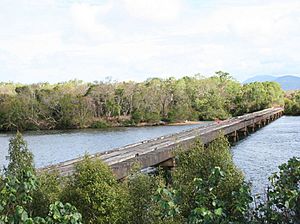 Annan River Bridge (2008).jpg