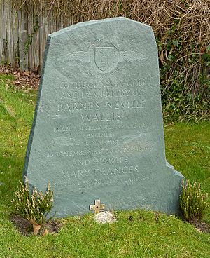 Barnes Wallis grave