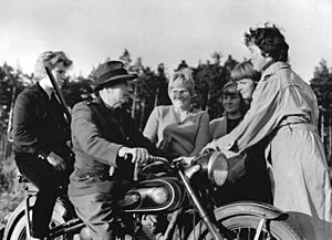 Bundesarchiv Bild 183-67140-0003, Neustrelitz, Forstarbeiterbrigade
