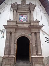 Calle Mejía, Quito is on the left....and..Calle Cuenca, Quito is on the right of this photograph. pic.a1 Museo de Arte Colonial Casa de la Cultura Ecuatoriana (exterior)