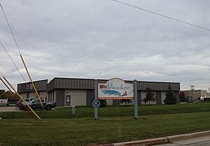 Forest Grove Drive, Village of Pewaukee (October 2023) 02.jpg