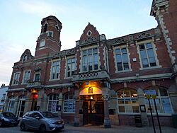 GOC Hemel Hempstead 166 Town Hall, Hemel Hempstead (49005018888).jpg
