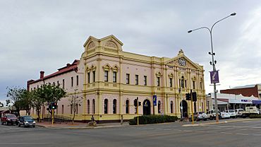 Kalgoorlie Town Hall, 2016.jpg