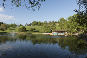 Lake and fountain at the Oglebay Park and Resort in Wheeling, West Virginia LCCN2015632035